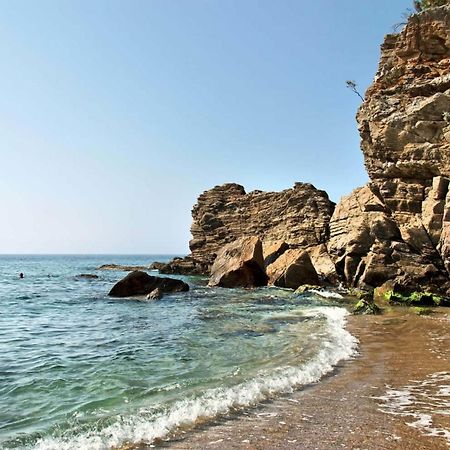 New T2 rénové proche plage Bonporteau avec Clim et parking Cavalaire-sur-Mer Exterior foto